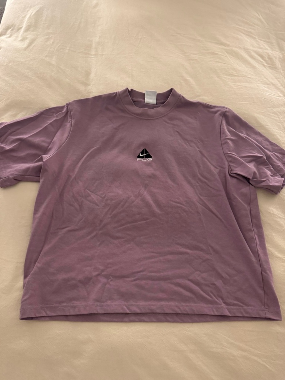 Nike ACG Lavender Short-Sleeve Logo Tee Size Medium